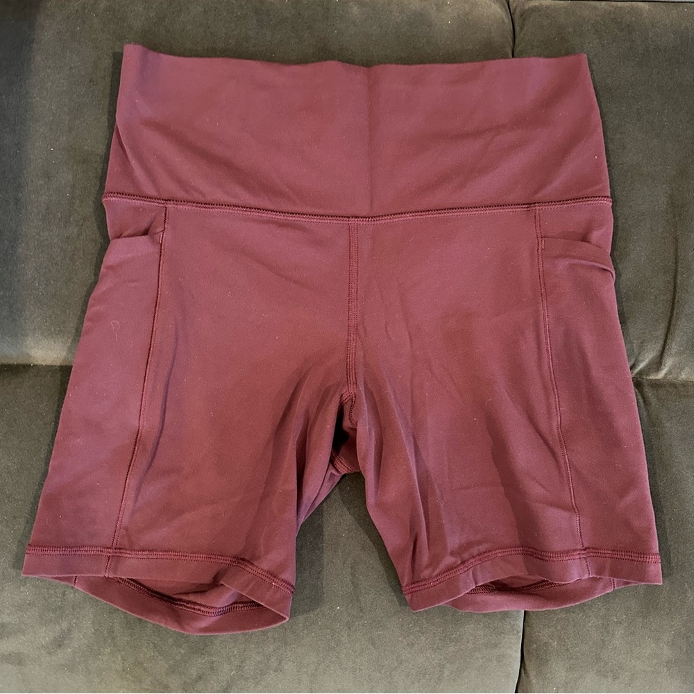 Athleta Salutation Stash 7” Short, Medium, Spiced Cabernet